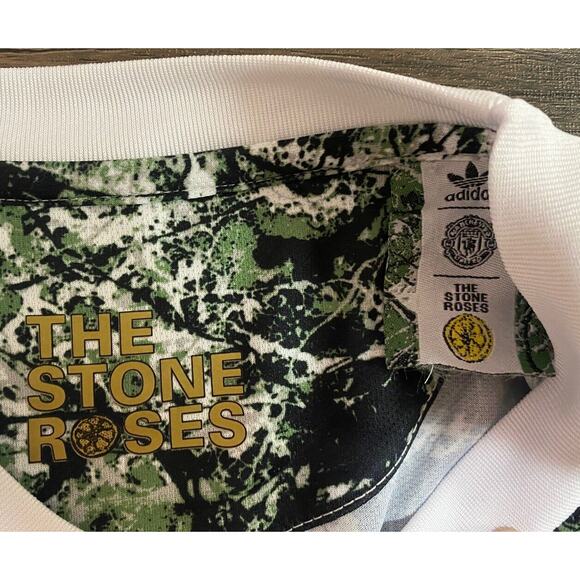 Manchester United | Men’s Medium “The Stone Roses” Edition Jersey - Picture 4 of 8